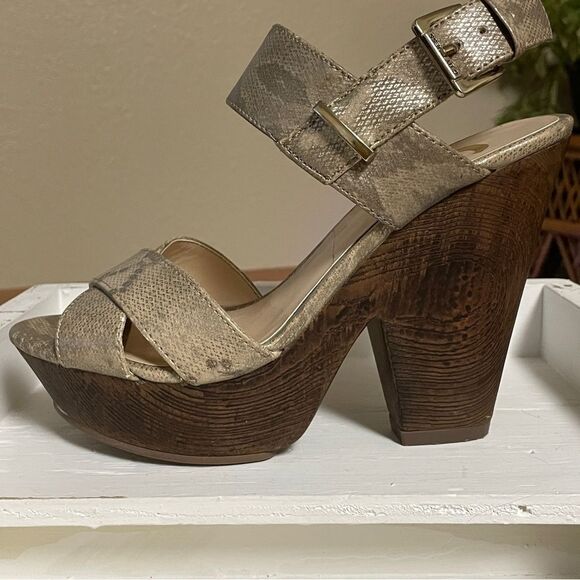 G By Guess Platform Stacey Sandal Block Heels Champagne Gold and Brown 5.5 - Picture 2 of 15